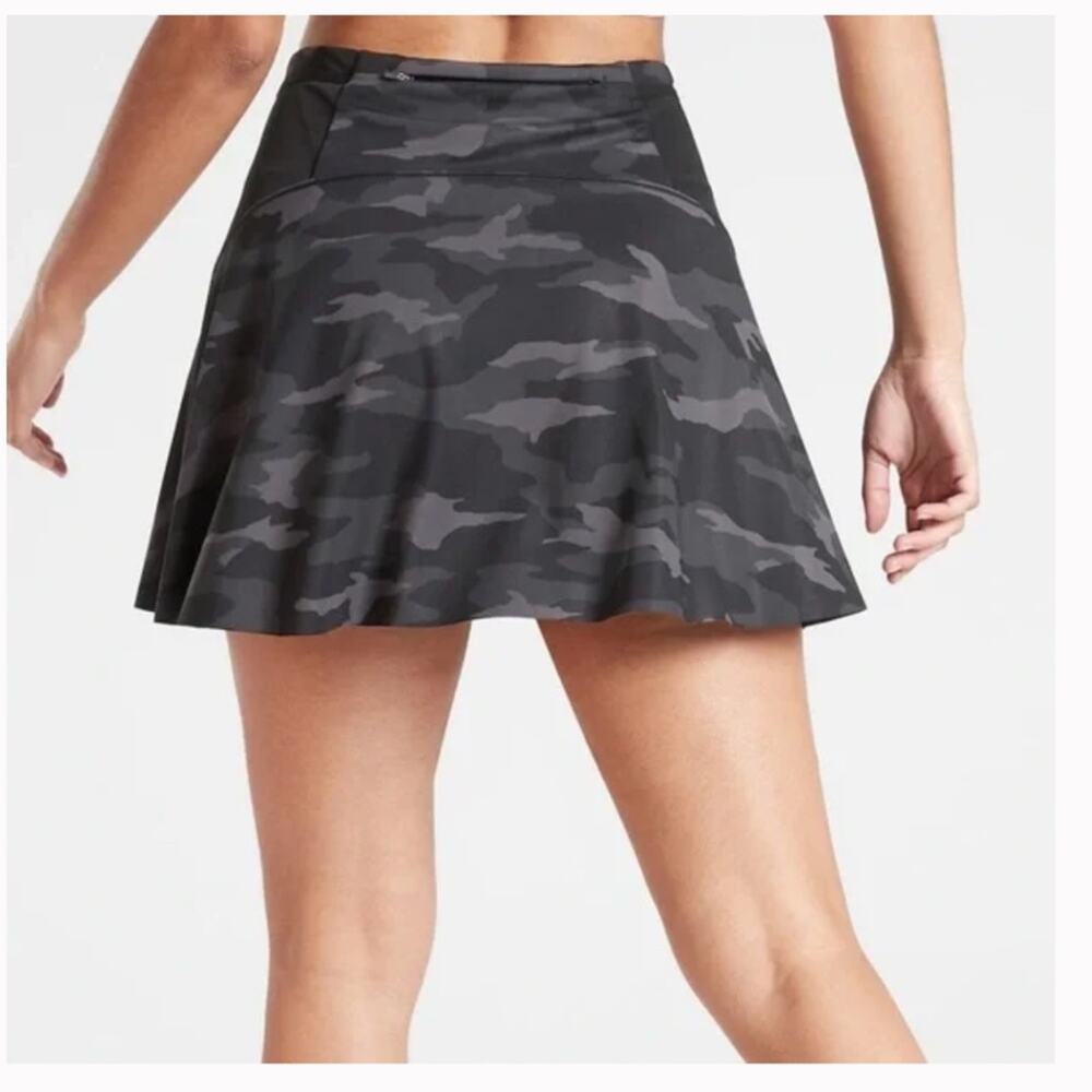 ATHLETA Black Match Point Camouflage Skort Size Medium - Picture 2 of 14